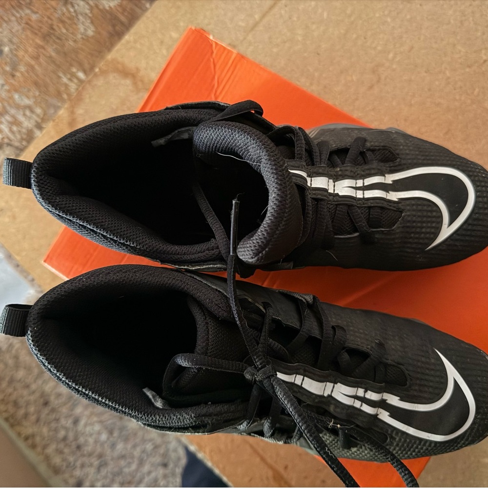 Youth Nike cleats excellent condition! - Picture 8 of 14
